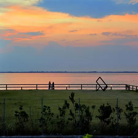 Wide Row House With Private Fenced Garden For 9 Guests In Lignano Pineta Lignano Sabbiadoro