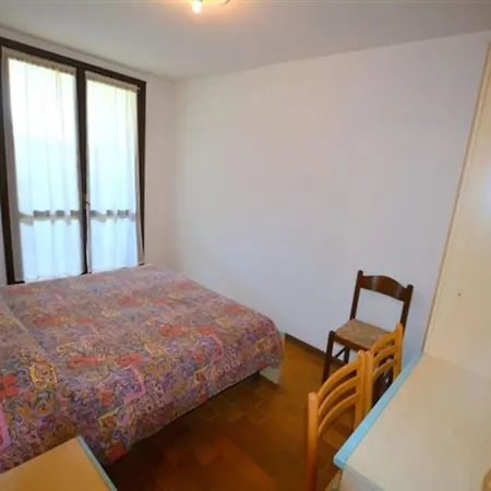 Wide Row House With Private Fenced Garden For 9 Guests In Lignano Pineta