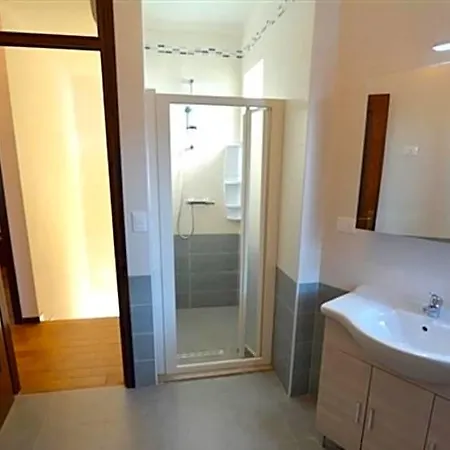 Wide Row House With Private Fenced Garden For 9 Guests In Lignano Pineta