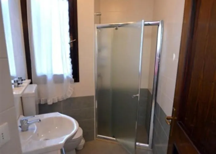 Wide Row House With Private Fenced Garden For 9 Guests In Lignano Pineta Ξενοδοχείο