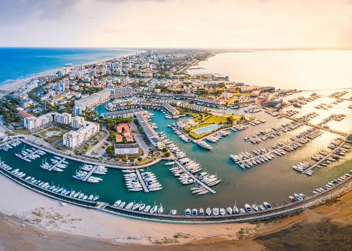 Wide Row House With Private Fenced Garden For 9 Guests In Lignano Pineta 4* Λινιάνο Σαμπιαντόρο