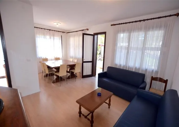 Wide Row House With Private Fenced Garden For 9 Guests In Lignano Pineta 4* Λινιάνο Σαμπιαντόρο