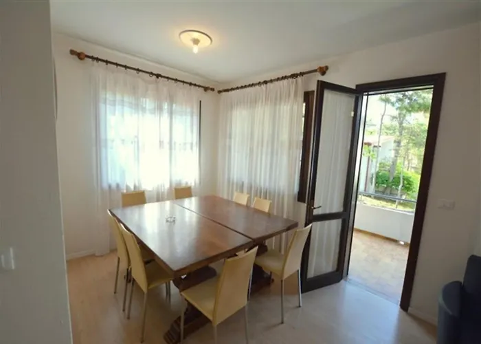 Ξενοδοχείο Wide Row House With Private Fenced Garden For 9 Guests In Lignano Pineta Λινιάνο Σαμπιαντόρο
