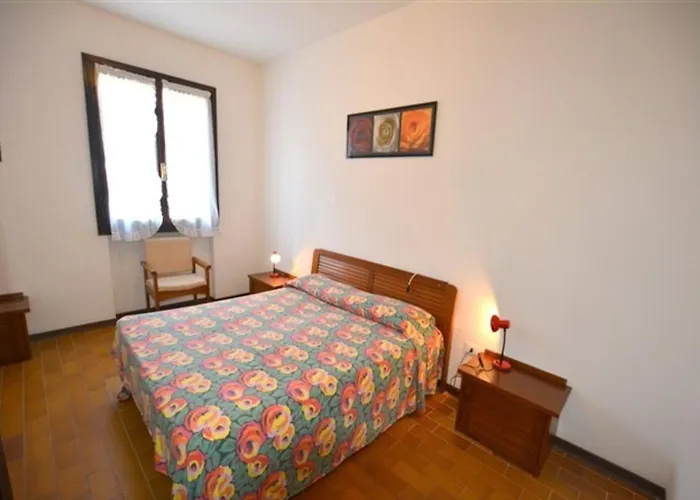 Ξενοδοχείο Wide Row House With Private Fenced Garden For 9 Guests In Lignano Pineta 4*