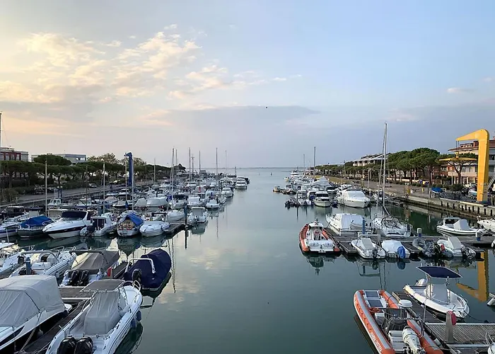 Ξενοδοχείο Wide Row House With Private Fenced Garden For 9 Guests In Lignano Pineta Λινιάνο Σαμπιαντόρο