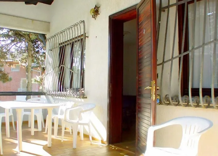 Wide Row House With Private Fenced Garden For 9 Guests In Lignano Pineta 4* Λινιάνο Σαμπιαντόρο